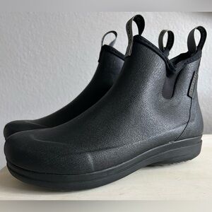 Lacrosse Hampton II rubber boots, black, women’s size 9.5. Excellent condition.